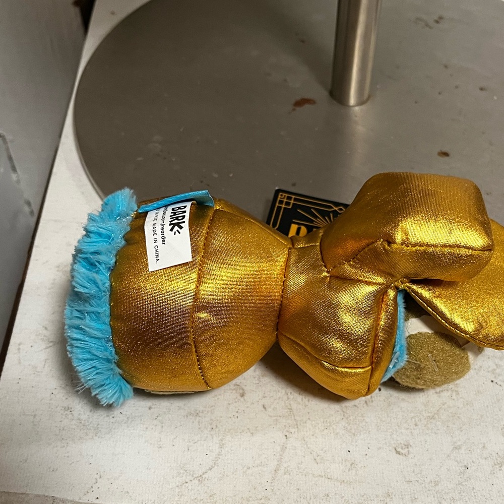 BARKBOX The Barkie Award Dog Toy Trophy - Picture 5 of 7